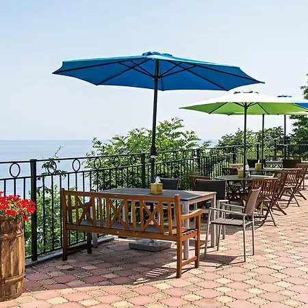 מלון Tikhaya Gavan 3*