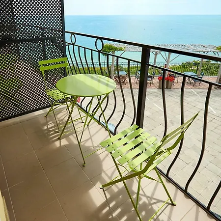 Tikhaya Gavan Hotel