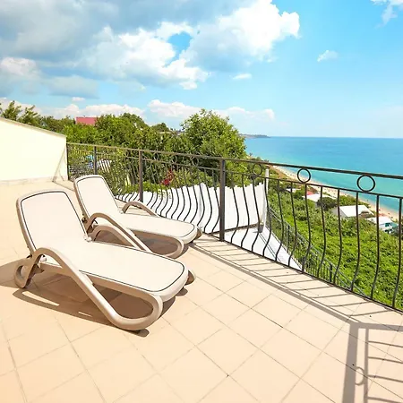 מלון Tikhaya Gavan 3*